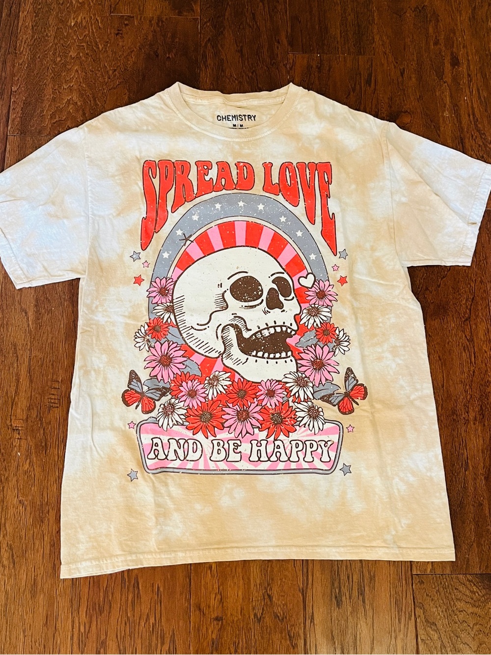 Chemistry Women’s "Spread Love" Graphic Tee Size M